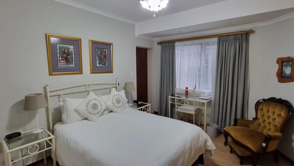 The Aqua Room @ Old Oak Guest House