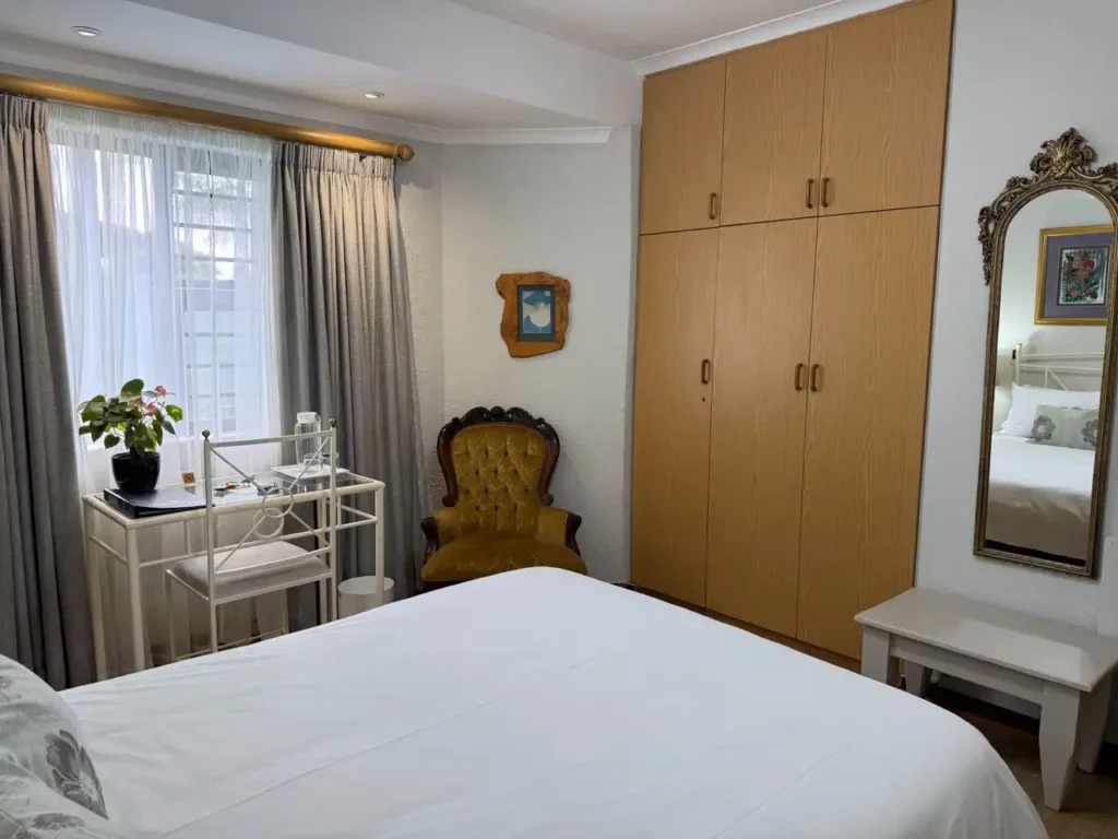 The Aqua Room @ Old Oak Guest House